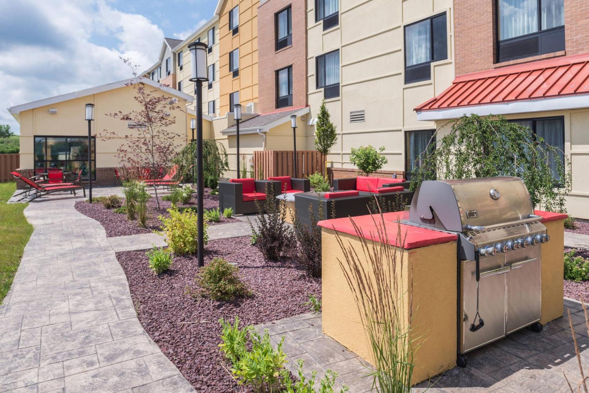 Towneplace Suites By Marriott New Hartford Eksteriør billede