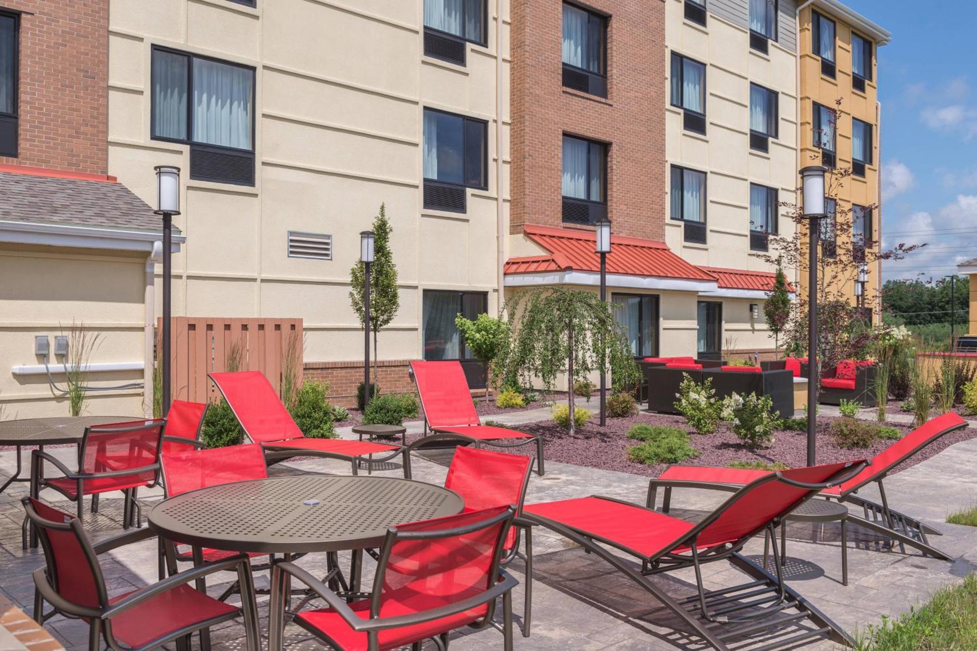 Towneplace Suites By Marriott New Hartford Eksteriør billede