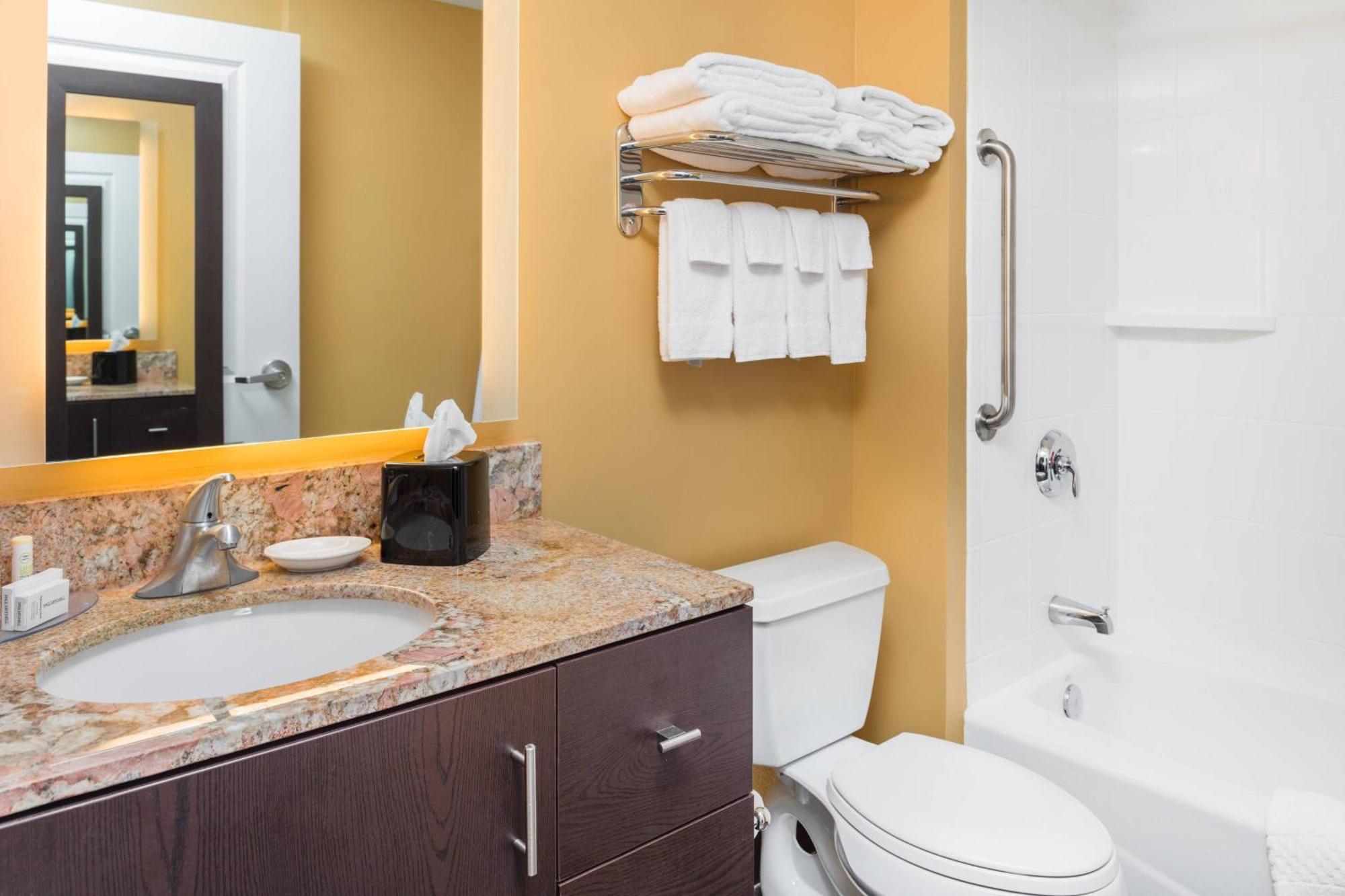 Towneplace Suites By Marriott New Hartford Eksteriør billede