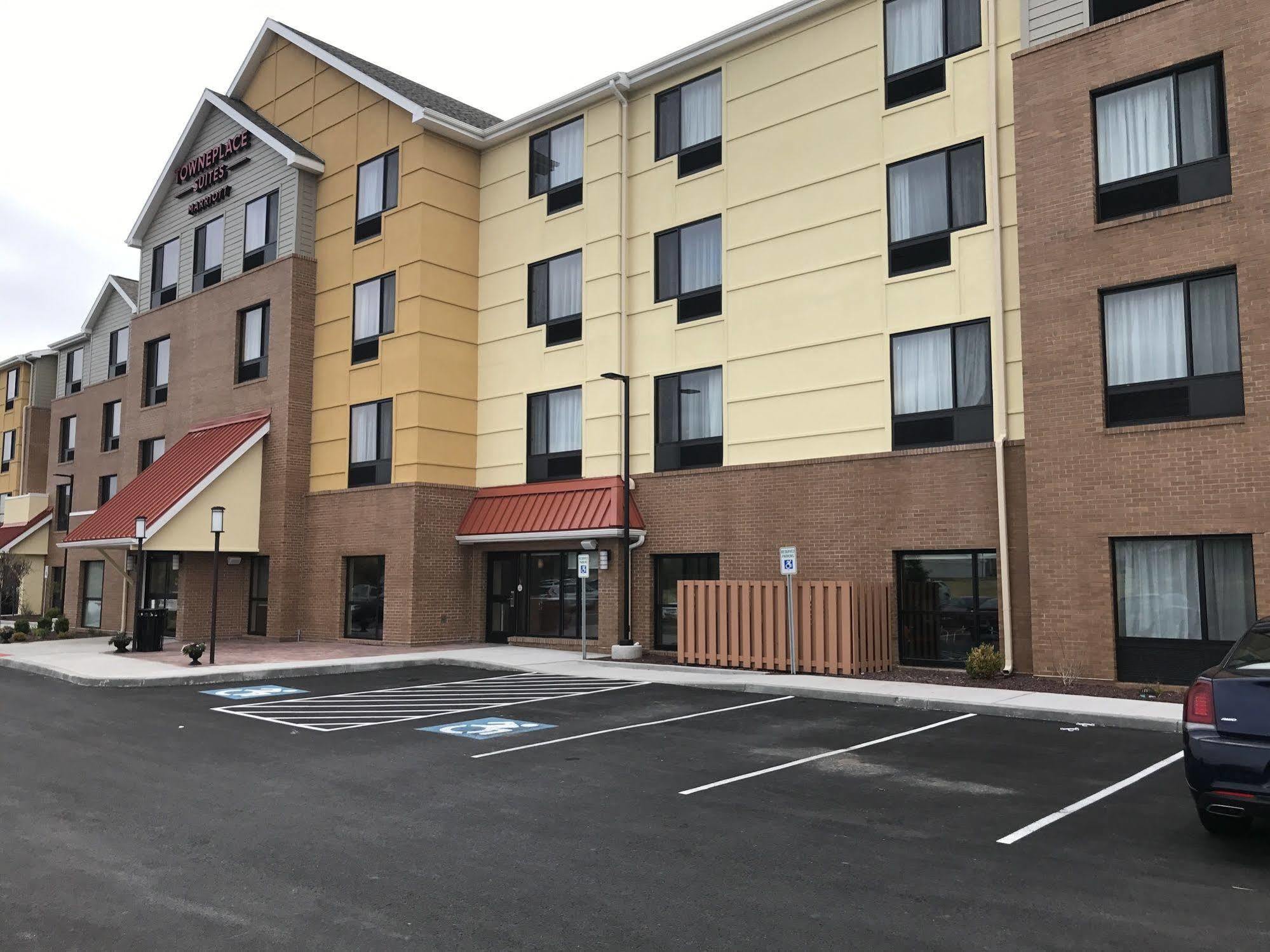 Towneplace Suites By Marriott New Hartford Eksteriør billede