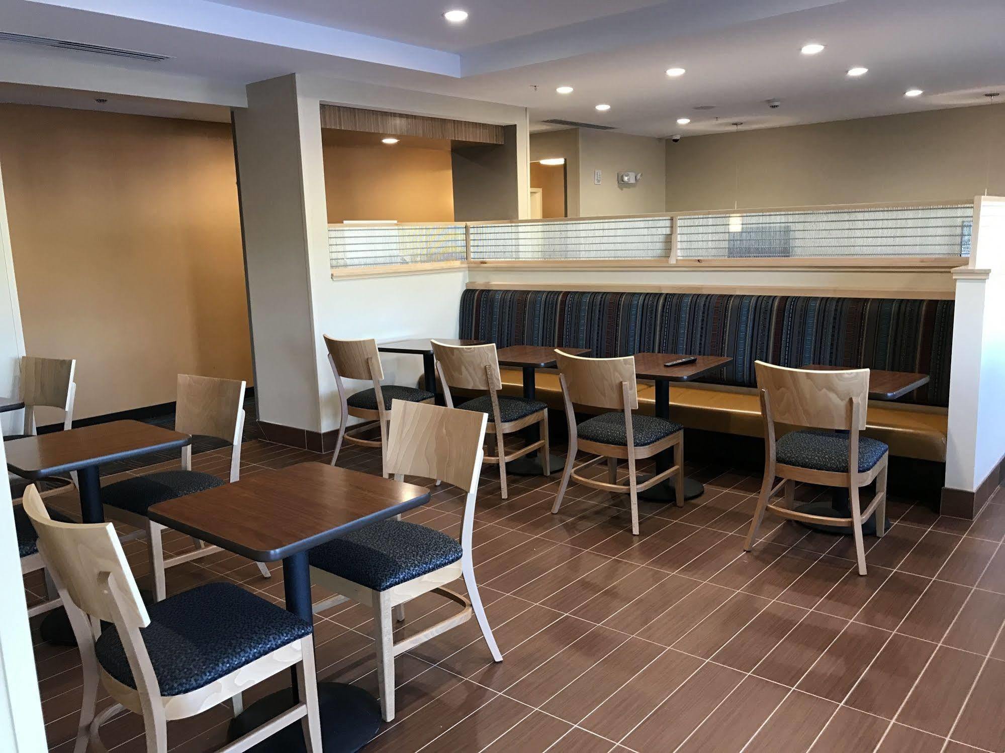 Towneplace Suites By Marriott New Hartford Eksteriør billede